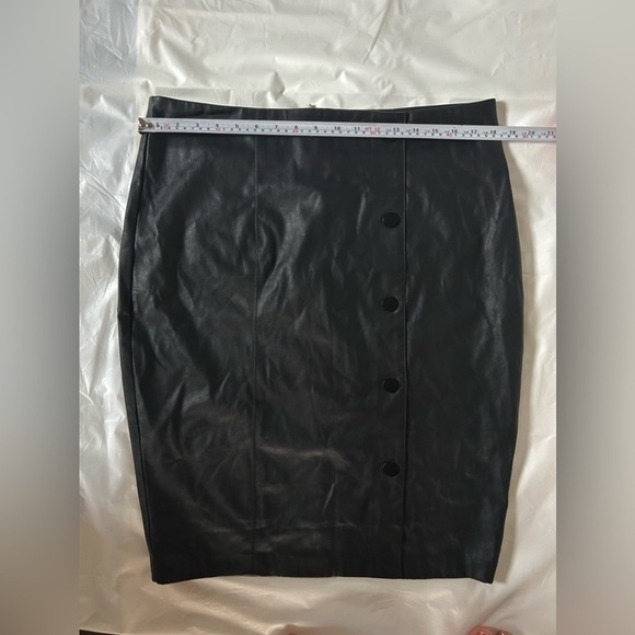 EVER new Melbourne faux leather Black Solid Knee Length Pencil Skirt - Picture 6 of 11